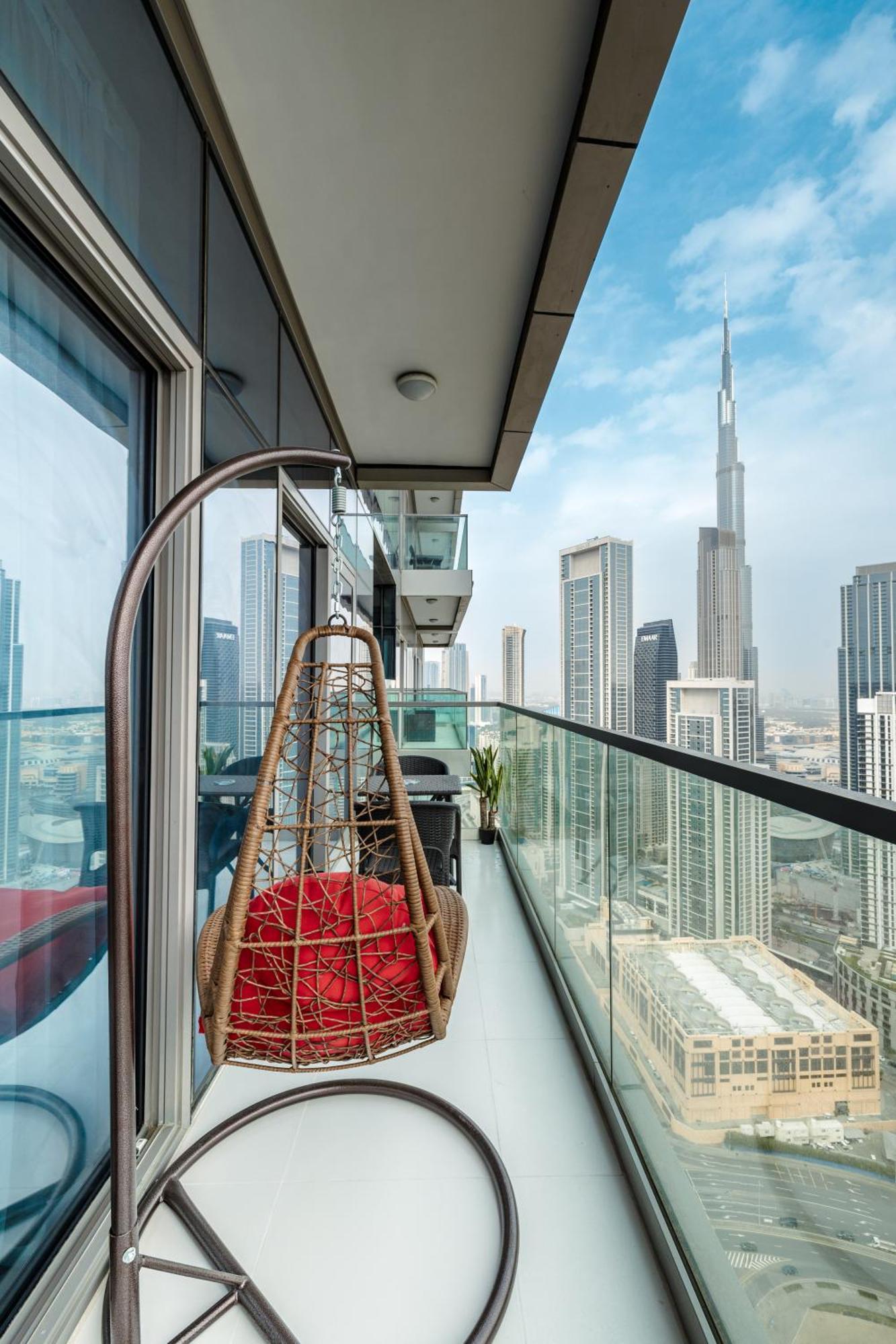 Aliving Luxe 2Br With Burj Khalifa View Infinity Pool Midtown-4704 Lägenhet Dubai Exteriör bild