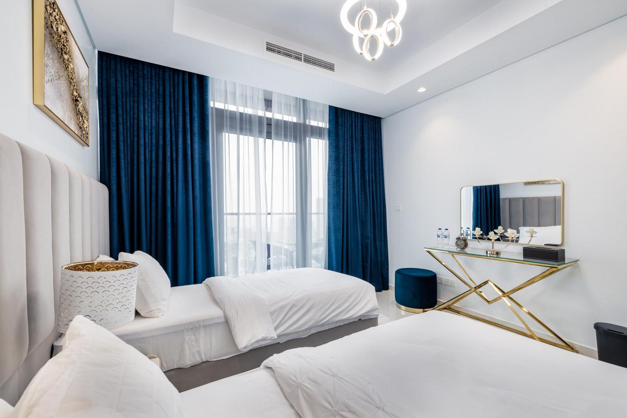 Aliving Luxe 2Br With Burj Khalifa View Infinity Pool Midtown-4704 Lägenhet Dubai Exteriör bild