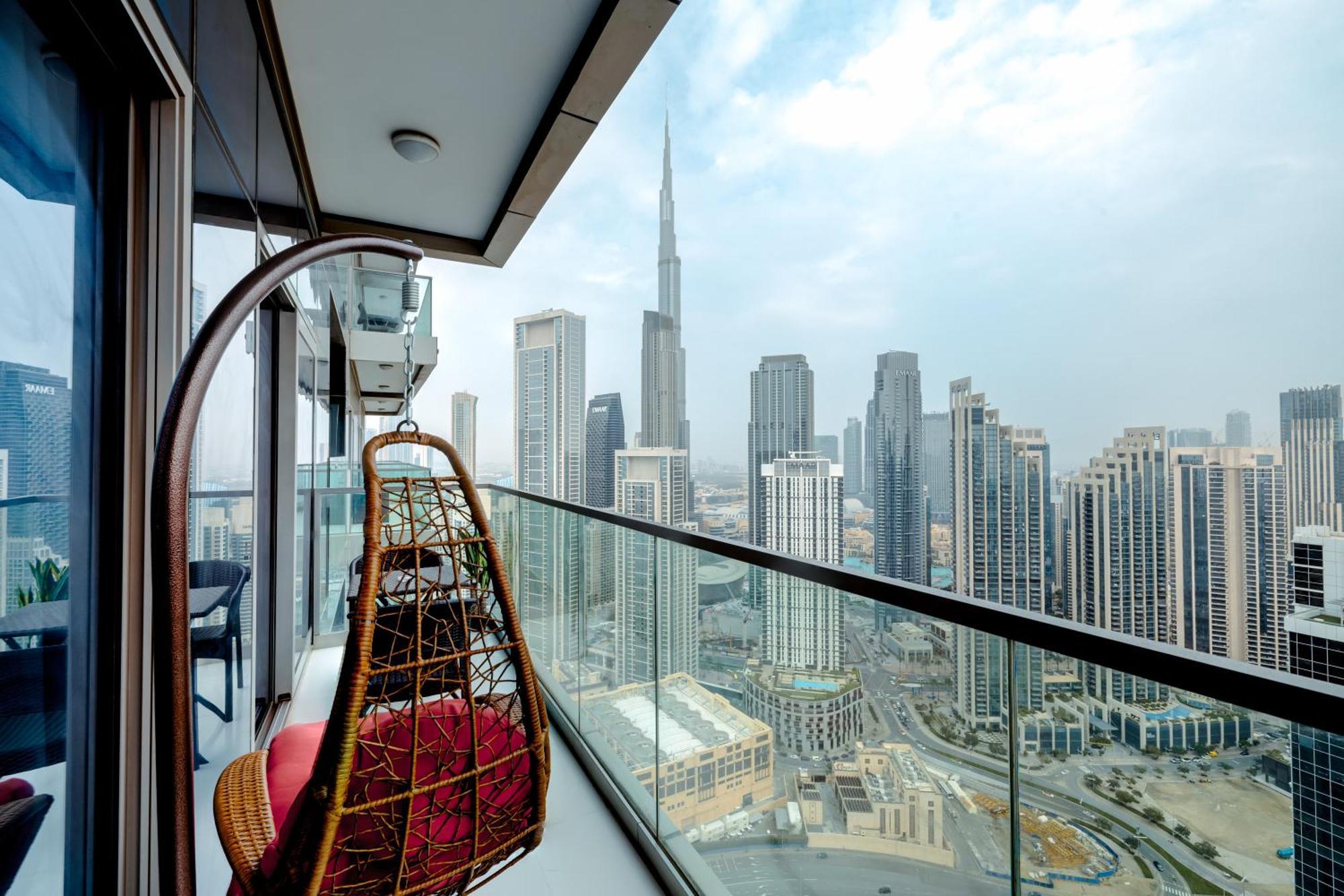 Aliving Luxe 2Br With Burj Khalifa View Infinity Pool Midtown-4704 Lägenhet Dubai Exteriör bild